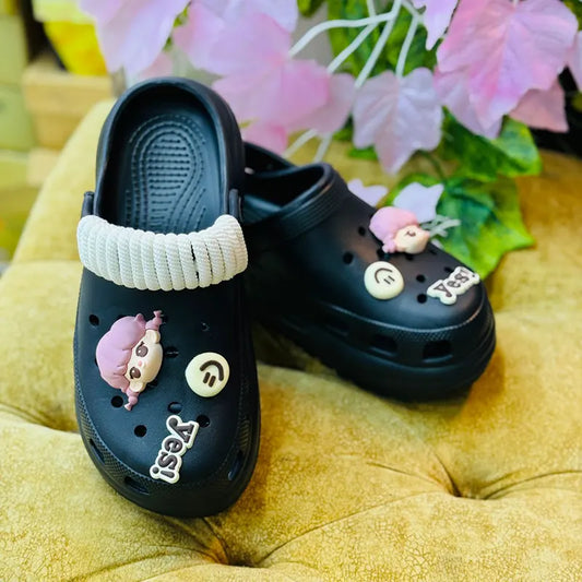 Black Platform Clogs with Cute Cartoon Charms – Comfy & Stylish Slip-Ons
