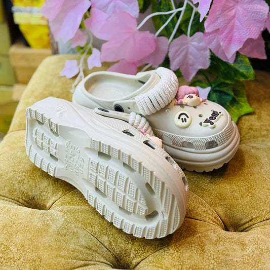 Cute Cartoon-Decorated Ladies Comfort Clogs – Soft Beige