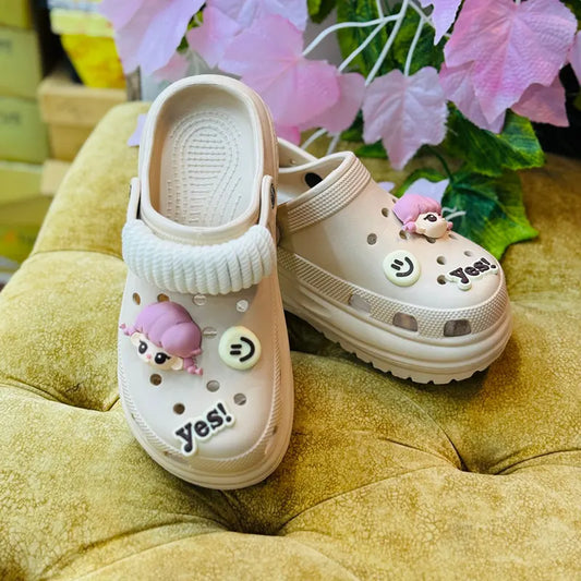 Cute Cartoon Charm Ladies Clogs– Beige Casual Slip-On Sandals